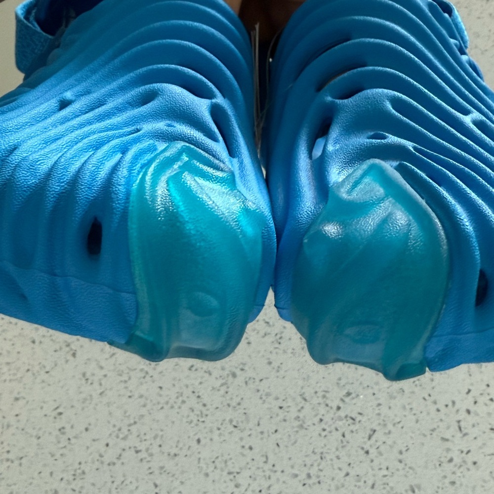 Crocs - Picture 7 of 7
